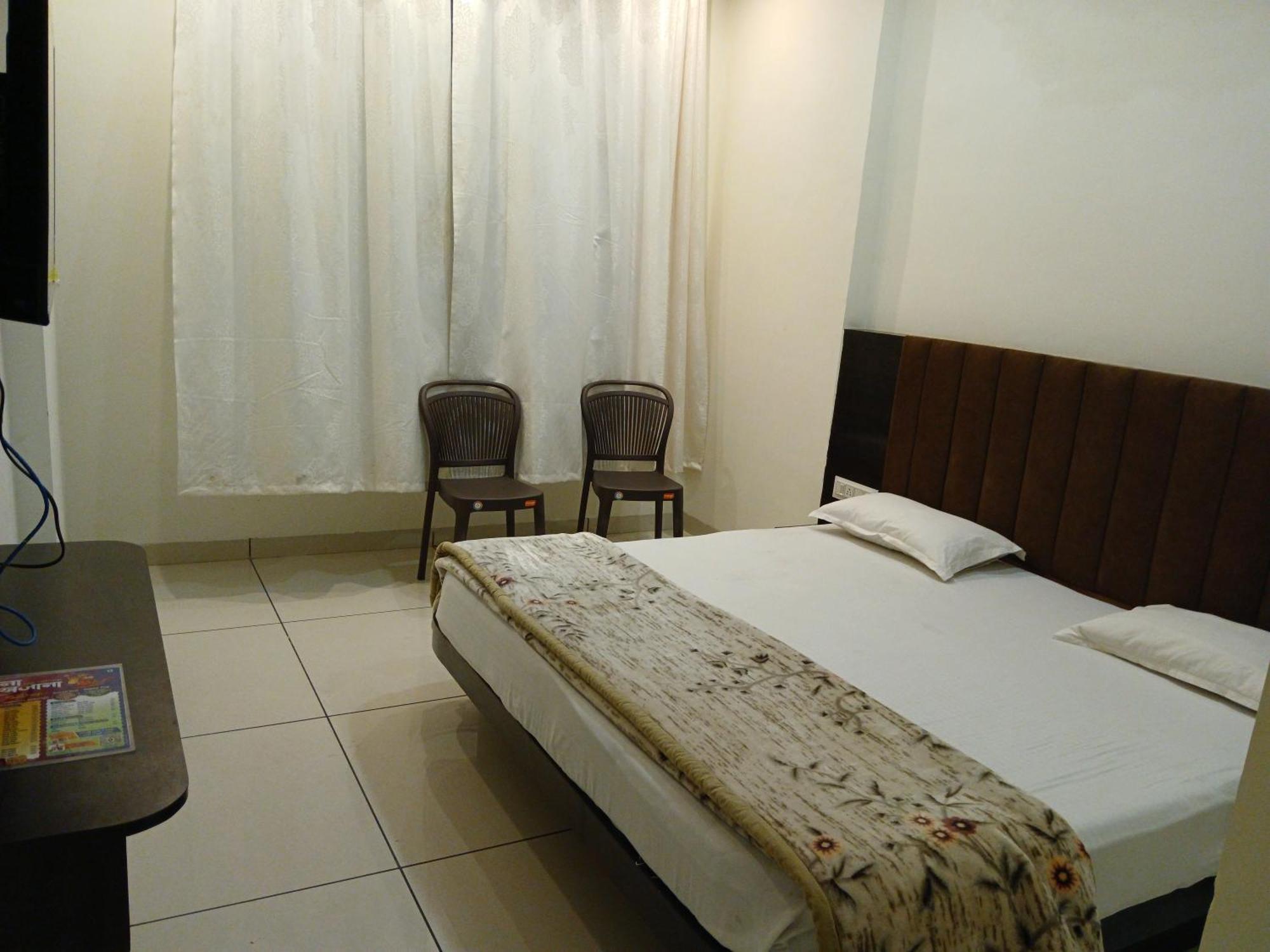 Hotel Jyoti Shree Ujjain Eksteriør billede